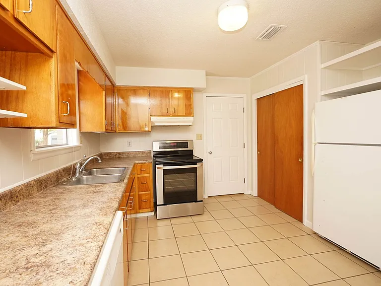 260 Glenview Ave — Photo 8