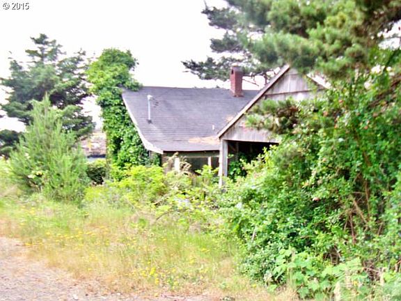 3rd image of 540 NW Yaquina Ave