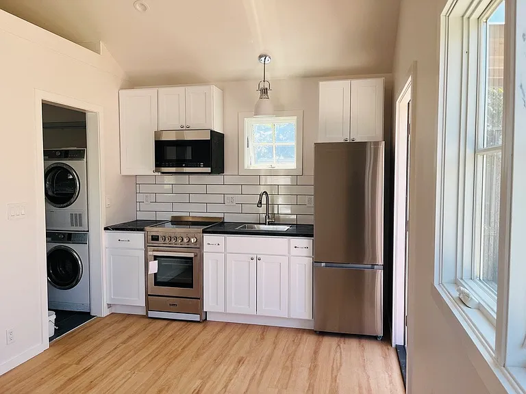 Unfurnished kitchen area