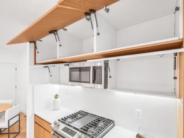 649 38th Street image 10 of 28