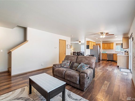 5th image of 8205 193rd Avenue Pl E