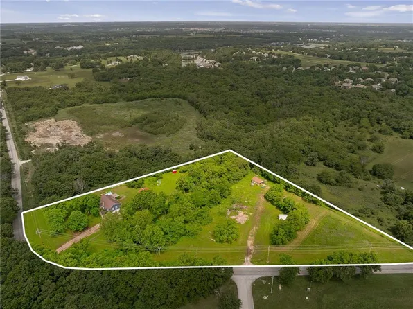 700 E 171st St, Belton, MO 64012