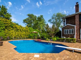6 Kristi Ln, Woodbury, NY 11797