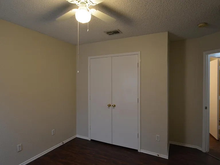 10249 Aurora Dr — Photo 4