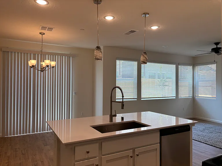 1538 Redbrick Ln — Photo 2