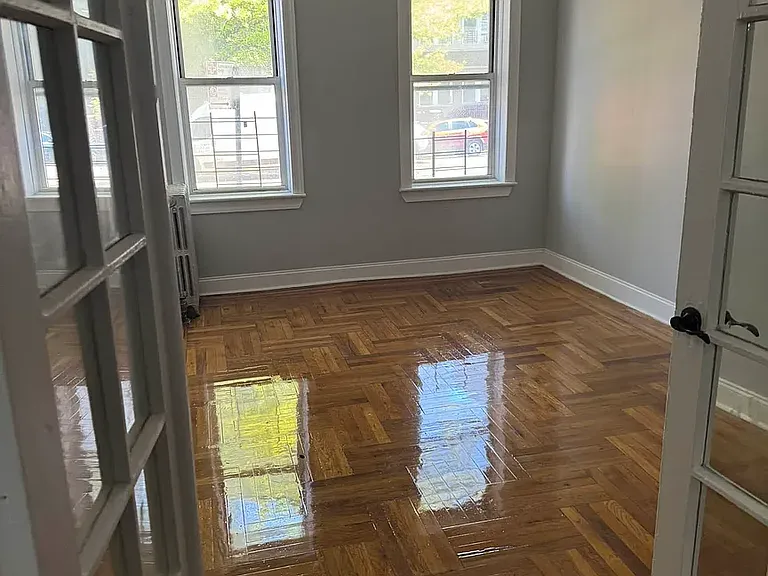 1833 Ocean Ave #1E — Photo 2