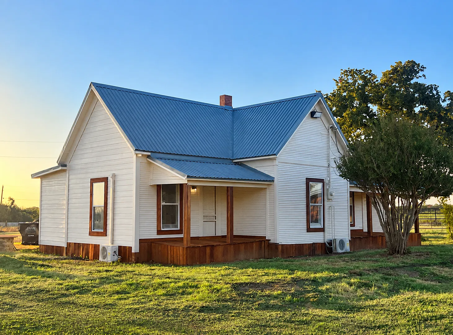 Turn Outs - Pipe Fence - Horses Welcome- Darling Farmhouse — Photo 3