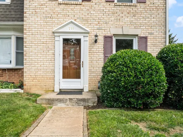 711 Robinwood Dr, Mount Airy, MD 21771