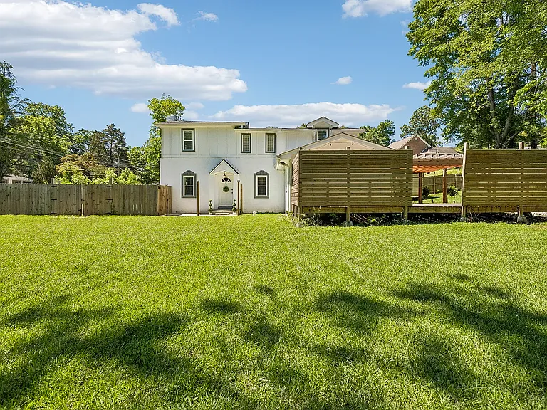 103 S Germantown Rd — Photo 10