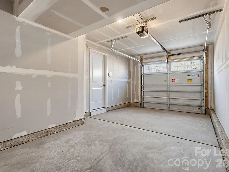 7024 Capstan Ter — Photo 10