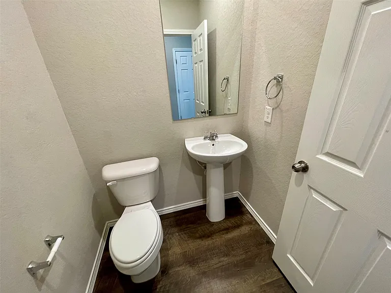 231 Valmet Dr — Photo 12