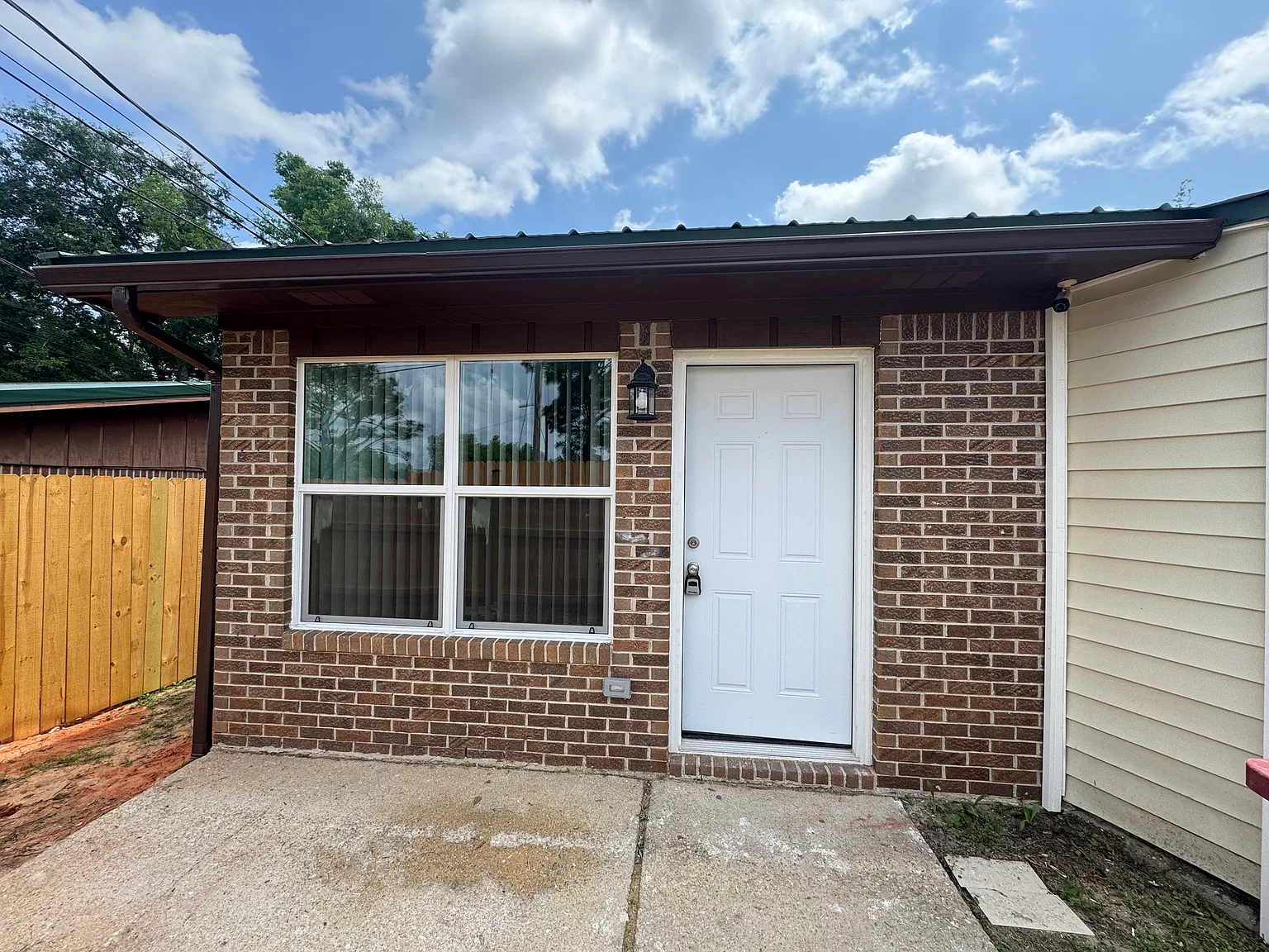2 bed, 800 sqft, $1,400 — Photo 1