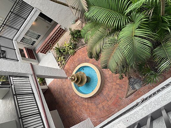 2nd image of 500 OCEAN TRAIL Way #305