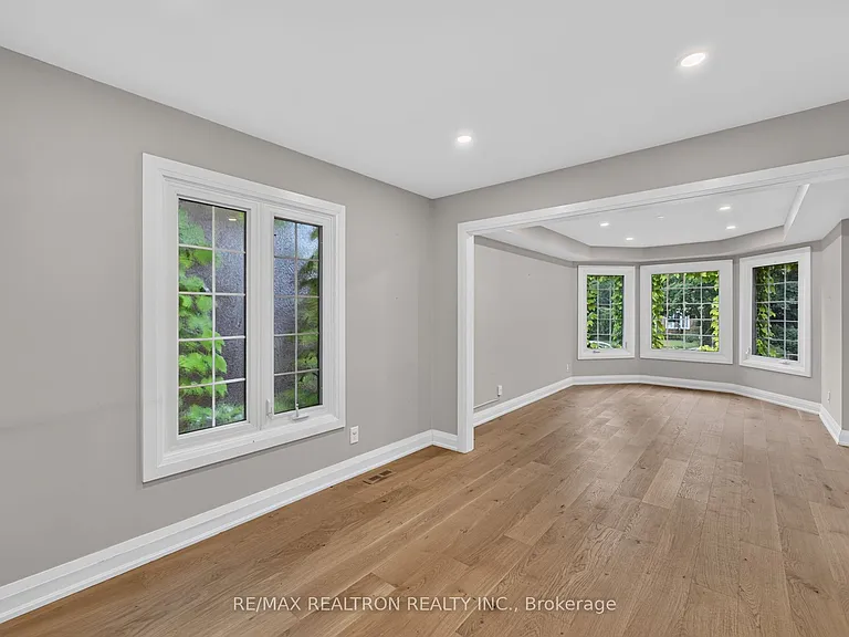 49 Meekings Dr — Photo 10