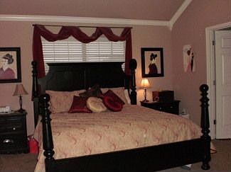 2nd image of 1105 Holly St