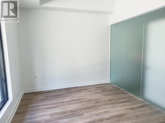 5th image of 86 Agnes St #86