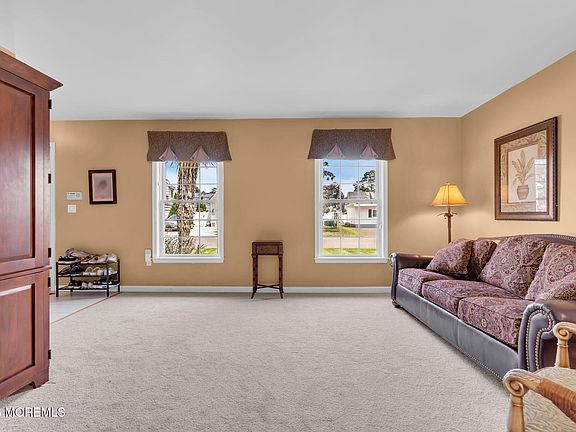 4th image of 2352 Harbor Drive