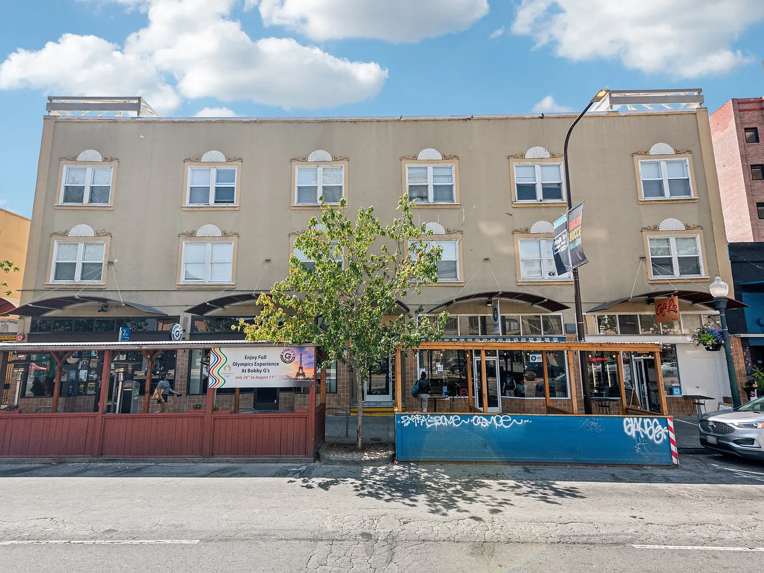 2070 University Avenue — Photo 3