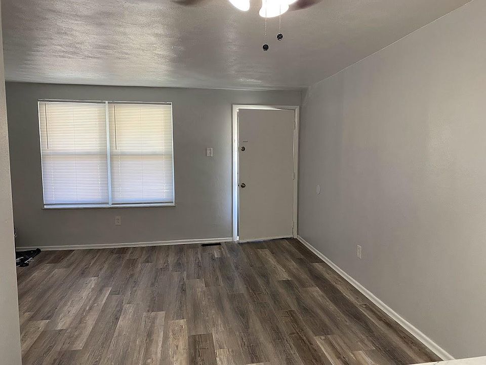 1st image of 4774 Kings Dr APT J
