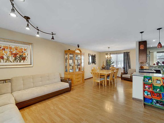 4th image of 1038 Aspen Ct