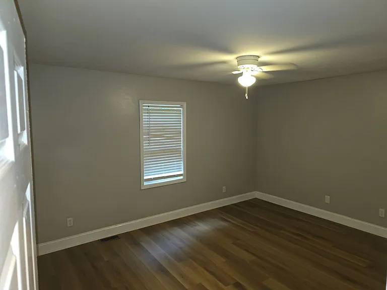1902 Village Lake Dr — Photo 11