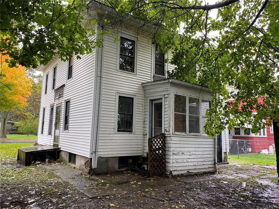 2nd image of 11 Delevan St