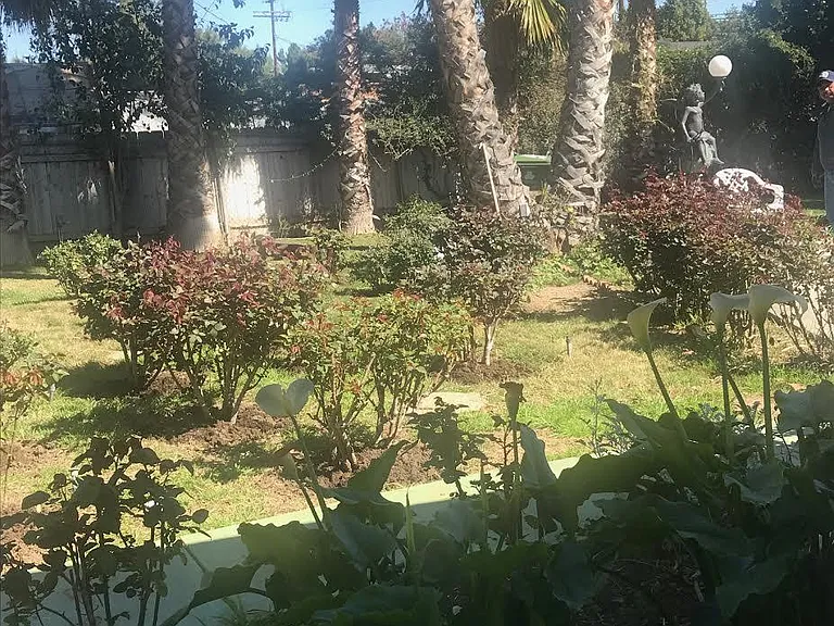 Burbank Blvd — Photo 3