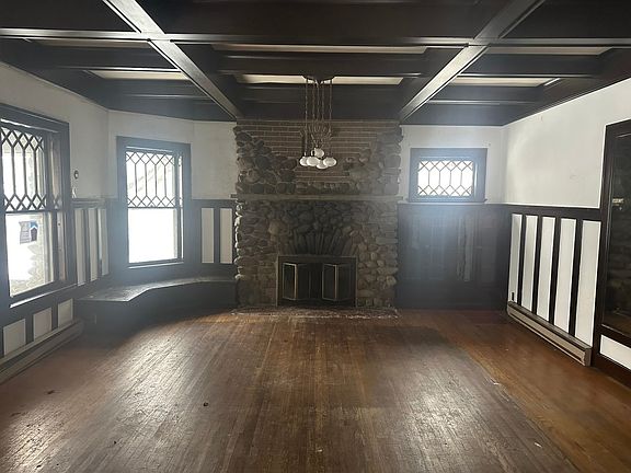 5th image of 7329 Collins St