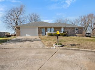 900 S Colony Ave, Bolivar, MO 65613