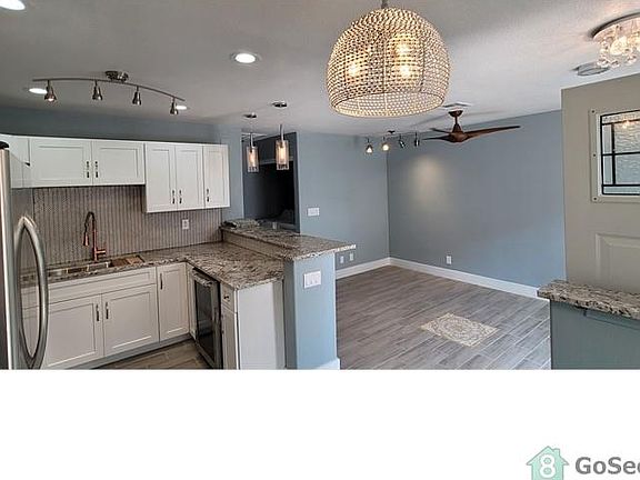 5th image of 4300 N Lamont St APT 210