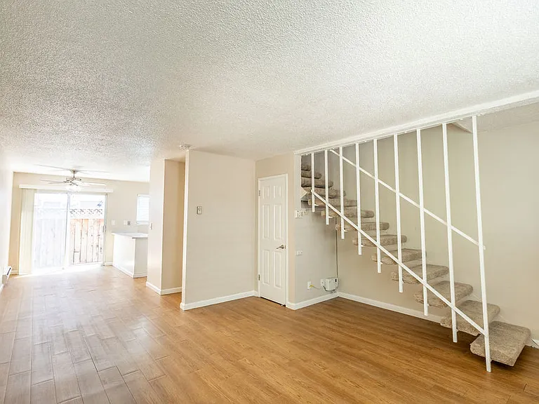 Deodar Townhomes — Photo 46