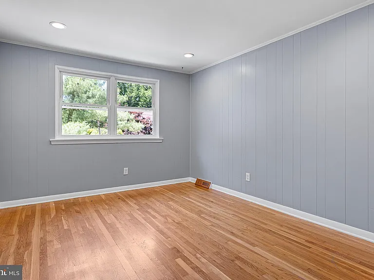 24 Fremont Rd — Photo 4