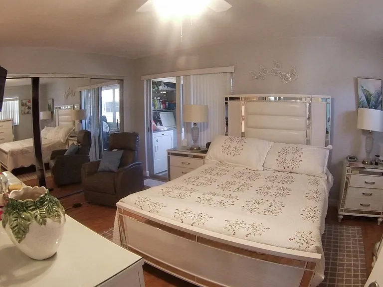 275 Monaco Way #F — Photo 17