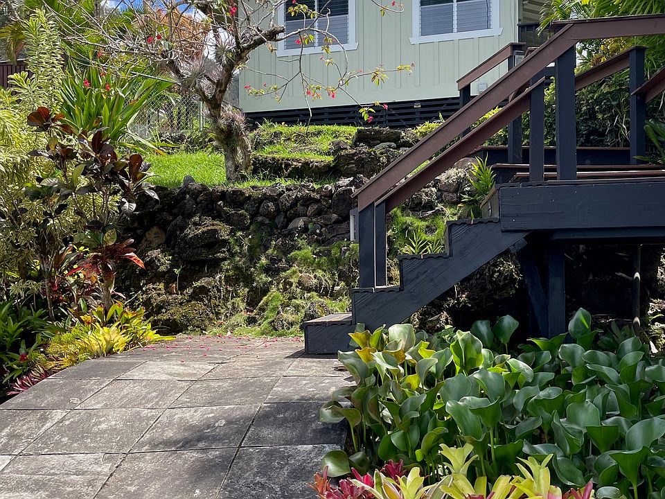 Private stairs / entry to cottage