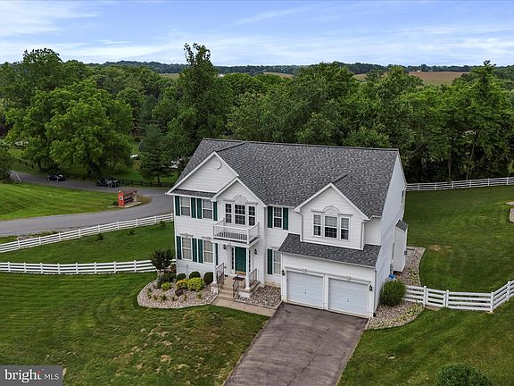 5th image of 35 Rolling Meadows Dr