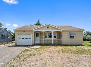 19 Coventry Rd, Toms River, NJ 08757