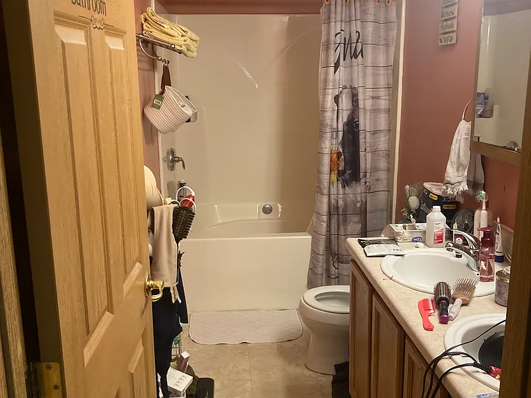 600 E Moody Dr — Photo 6