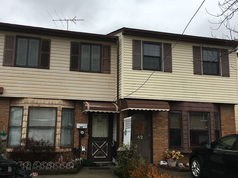 1st image of 44 Sandalwood Dr