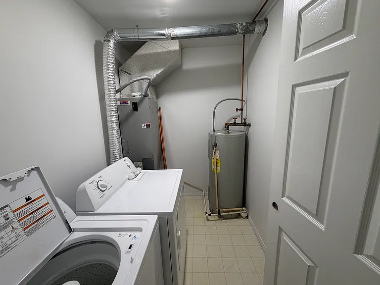 4 Hartwell Ct #10 — Photo 11