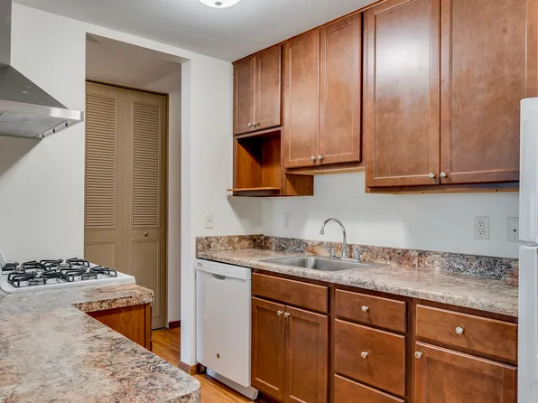 Queen Terrace Apartments