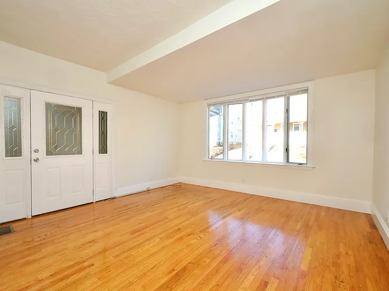488 Pleasant St #1 — Photo 12