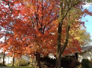 9356 Ledge Acres Rd, Macedonia, OH 44056