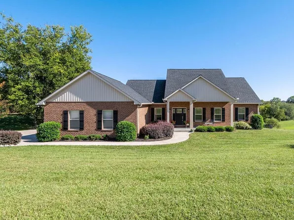 507 Trinity Ln, Burns, TN 37029