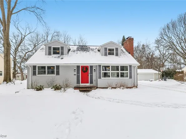 2568 Northglen Dr, Westlake, OH 44145