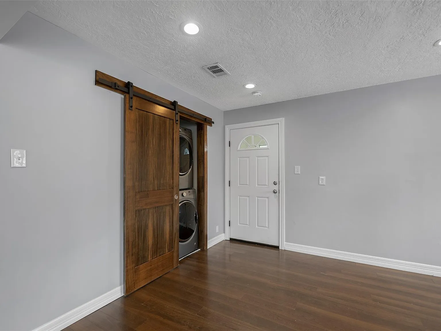 2 bed, 2.0 bath, 1200 sqft, $1,625 — Photo 3