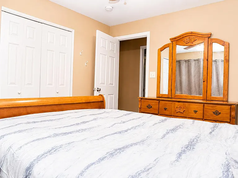 143 Solitude Eb — Photo 22