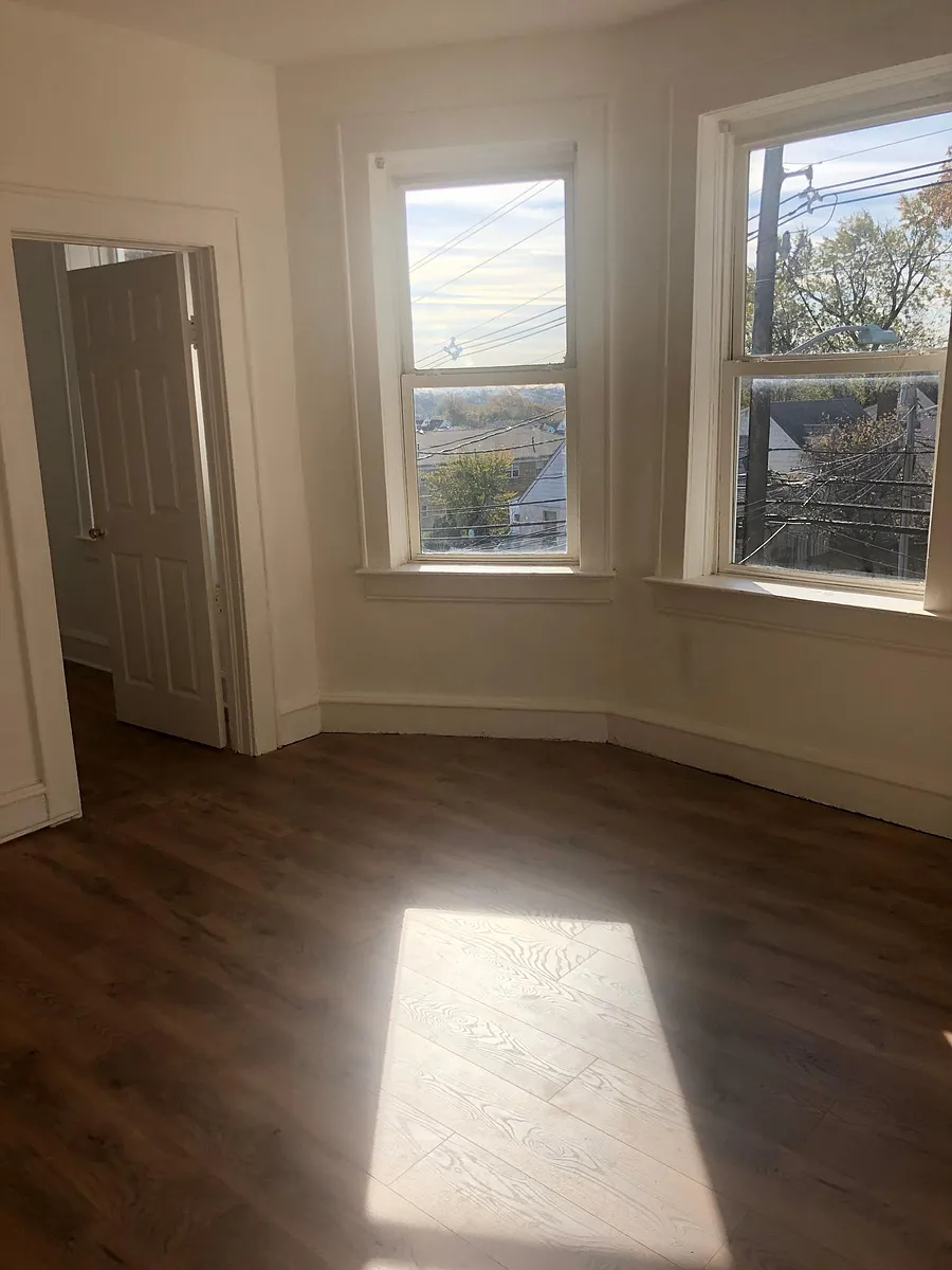 Building Photo - 280 Belleville Ave #2