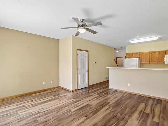 3rd image of 55 Primrose Ct