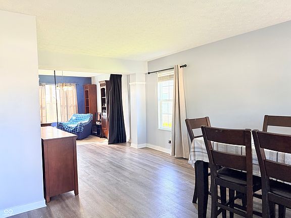 2nd image of 6922 Devinney Ln