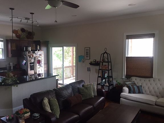 living room/kitchen